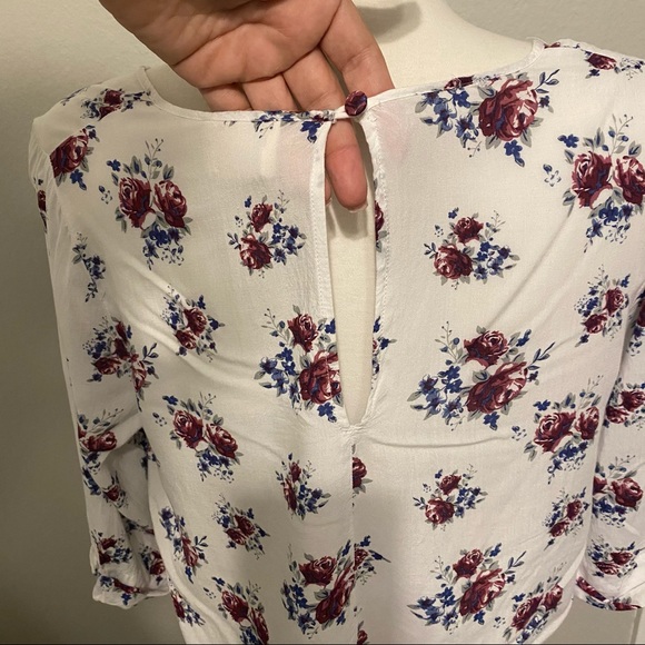 Urban Outfitters Pins & Needles Floral Crop Top M - Picture 3 of 8